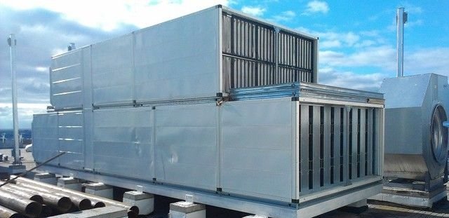 Центральный кондиционер установленный на крыше здания